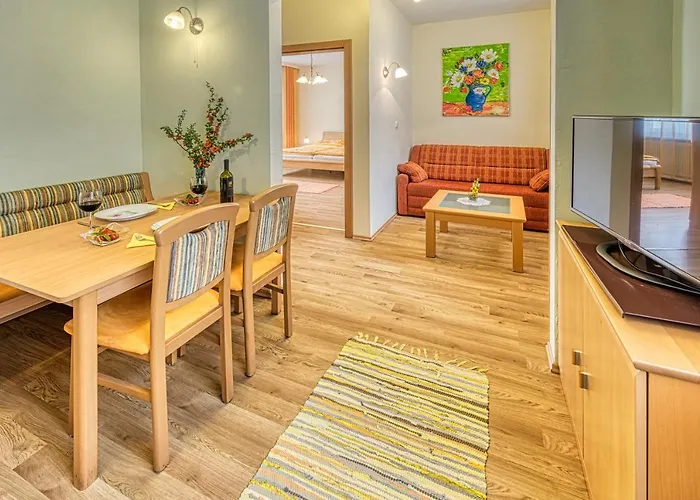 アパート トップ タウフナー